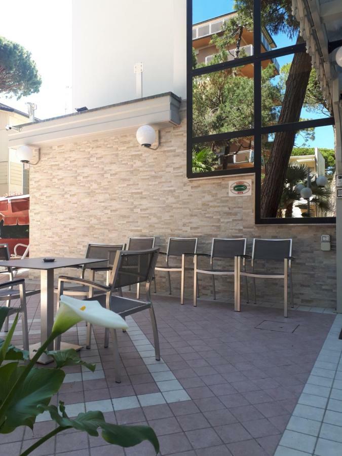 Hotel Arlecchino Milano Marittima Exterior foto